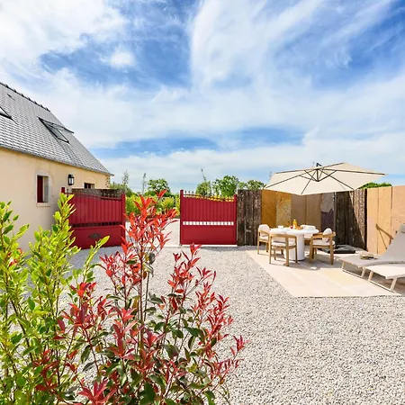 Dans Le Cotentin Avec Jacuzzi Professionnel Sous Un Dome Vitre Saint-Sauveur-le-Vicomte